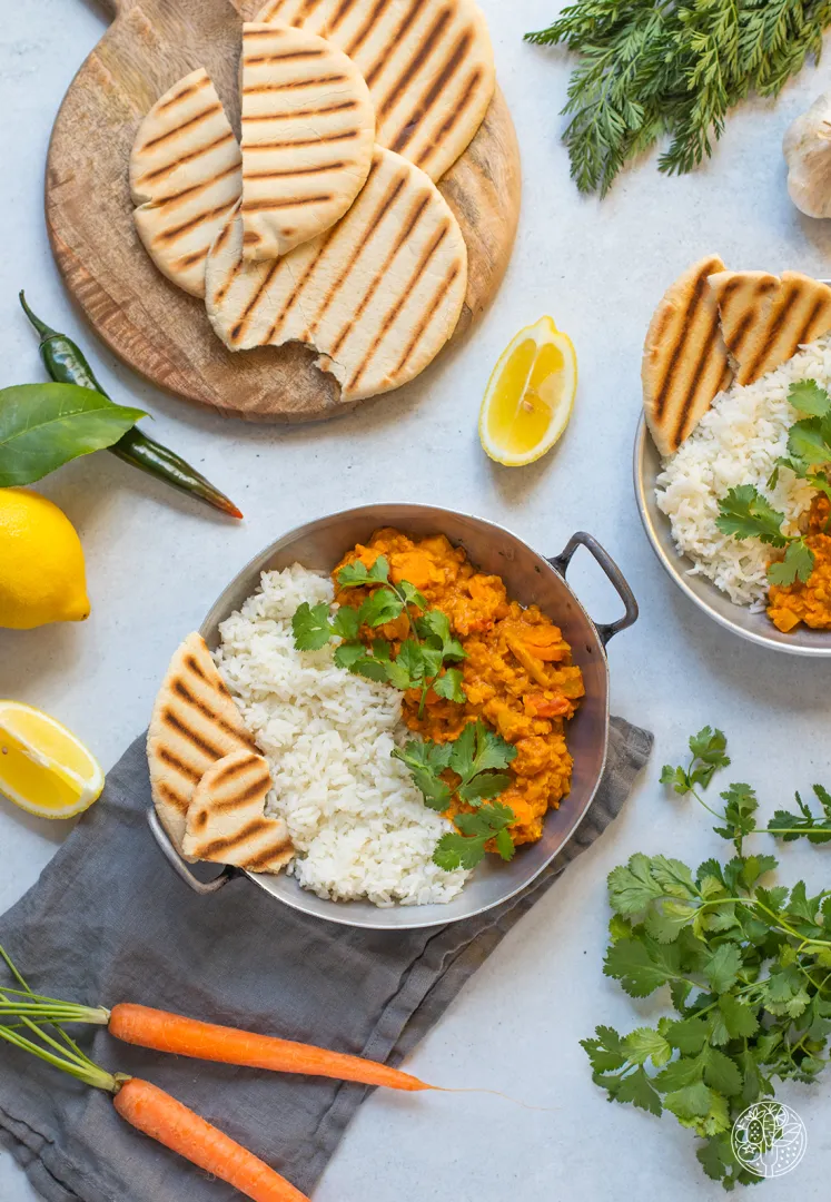 Dhal de lentilles de corail, pommes de terre et carottes