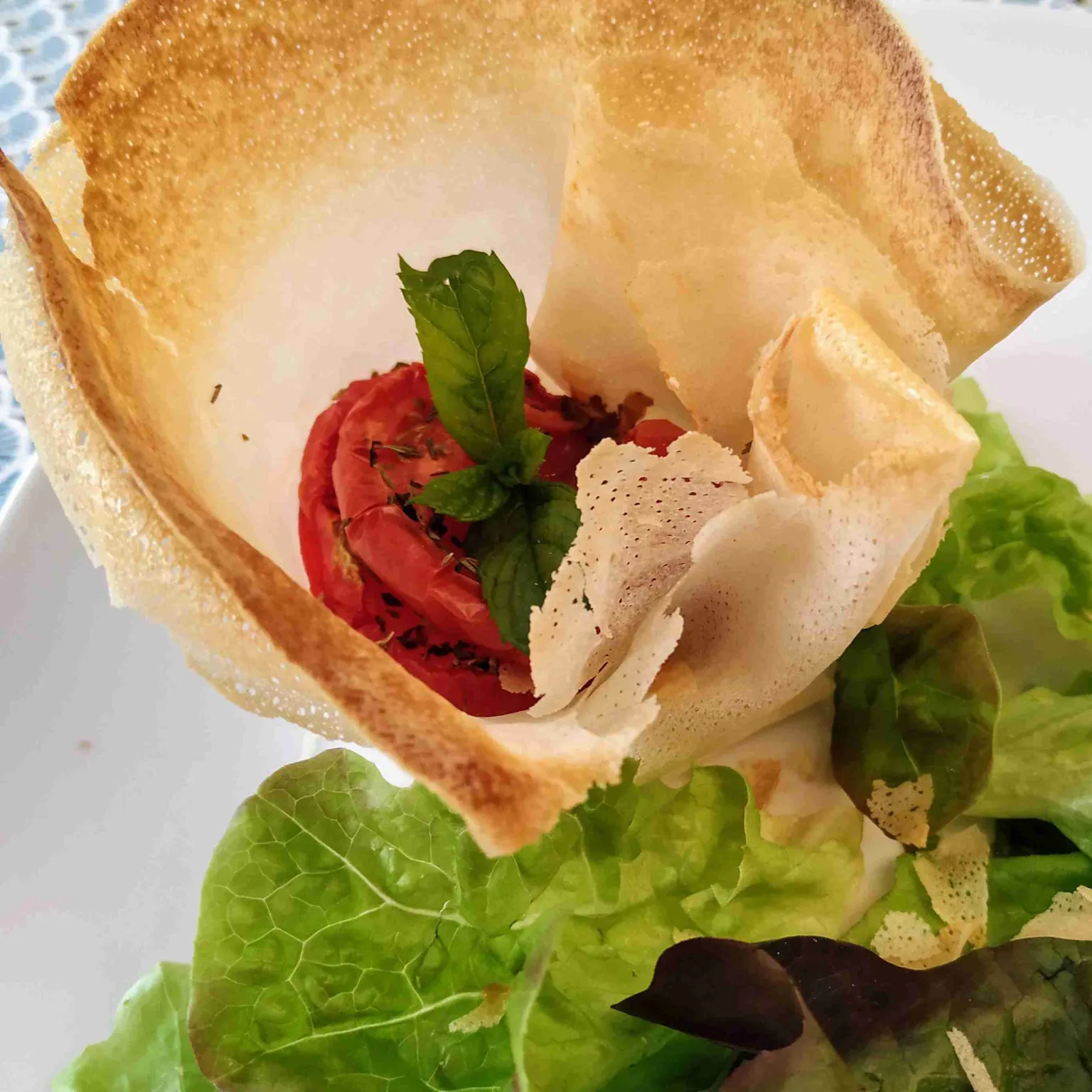 Croustillant de chèvre aux tomates confites