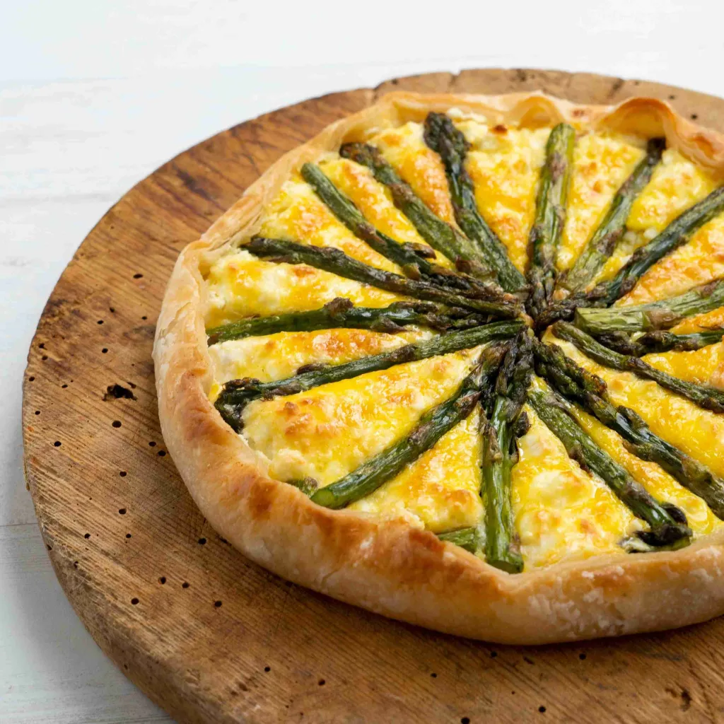 Tarte aux asperges et fromage de chèvre