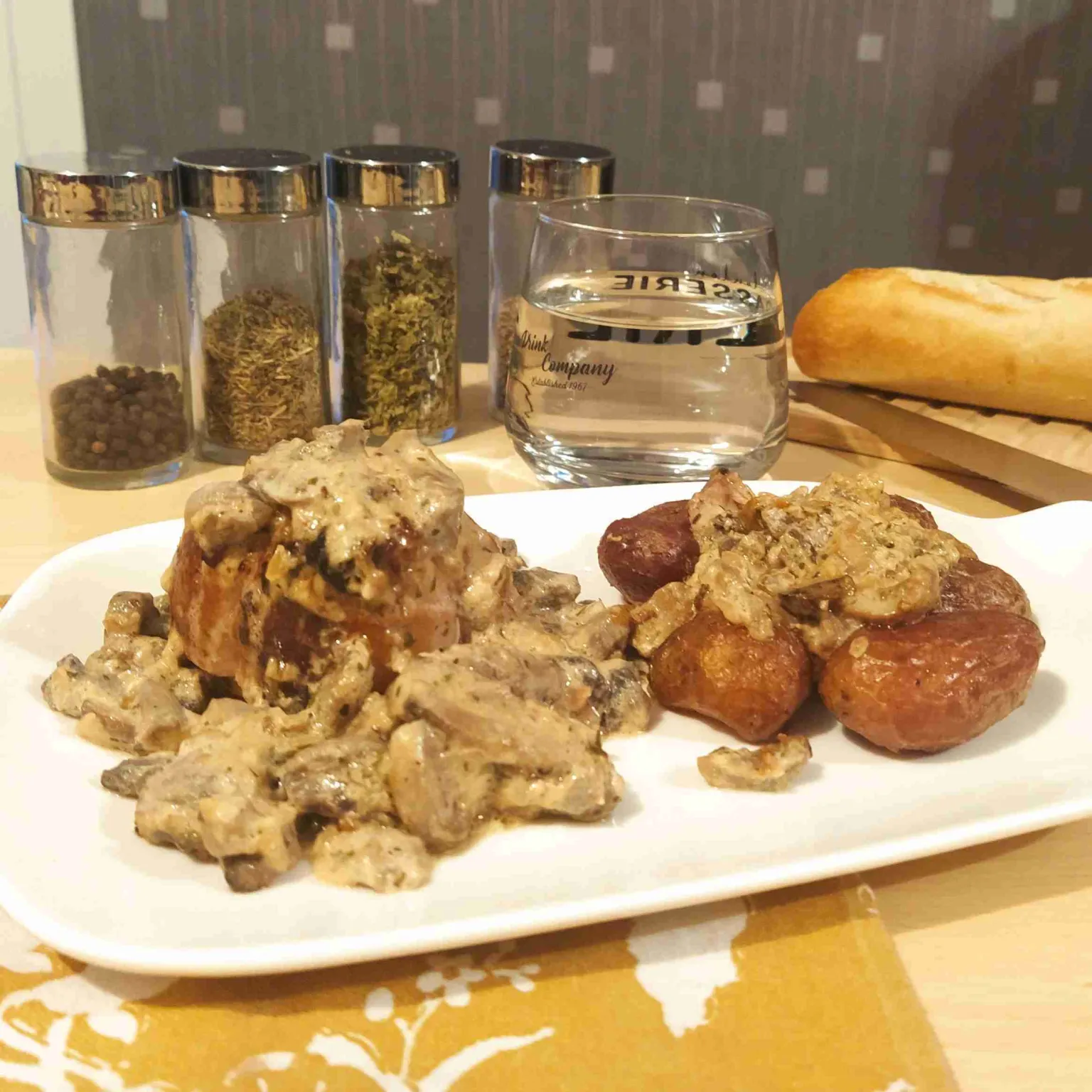 Paupiettes de porc aux champignons et à la crème