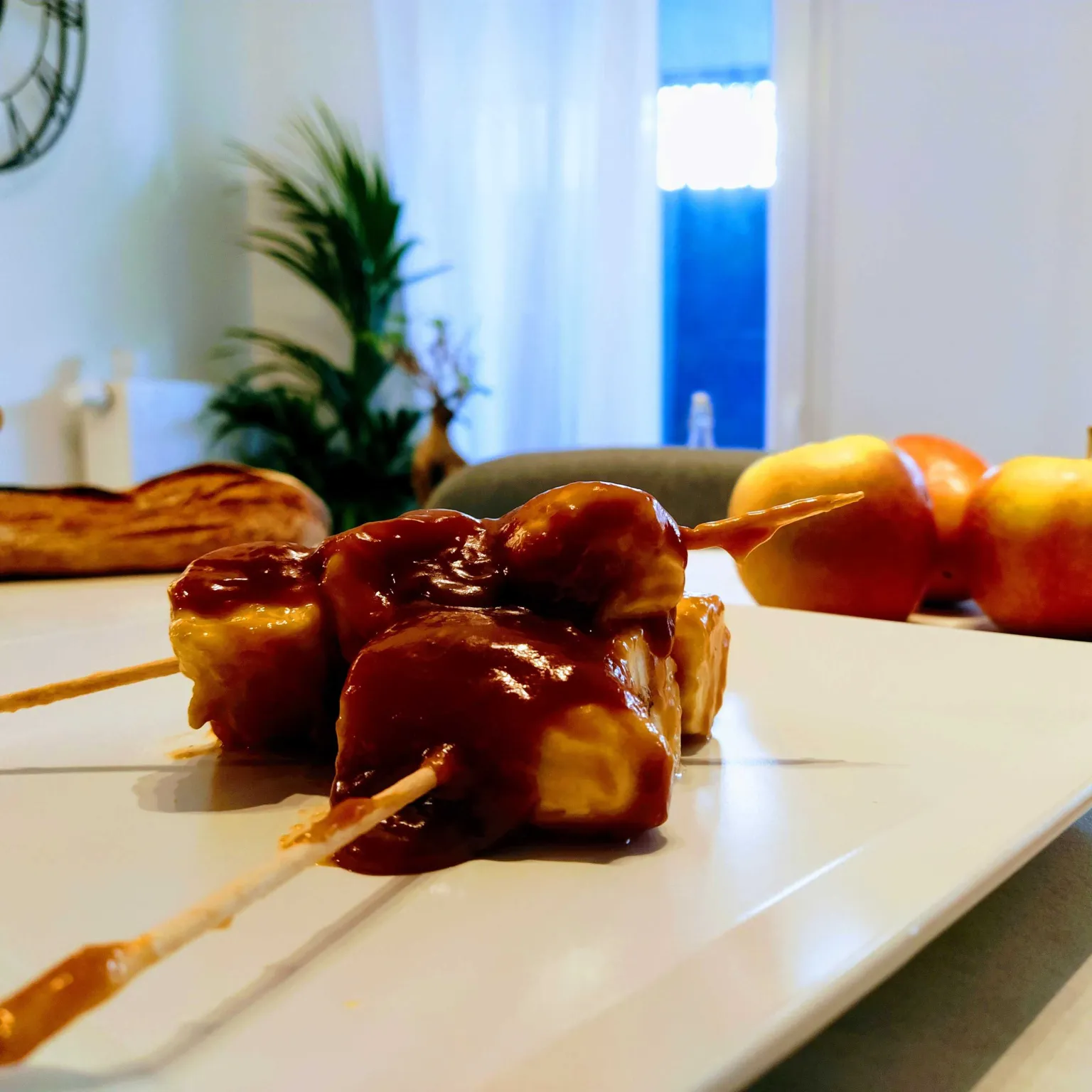 Brochettes de bananes caramélisées