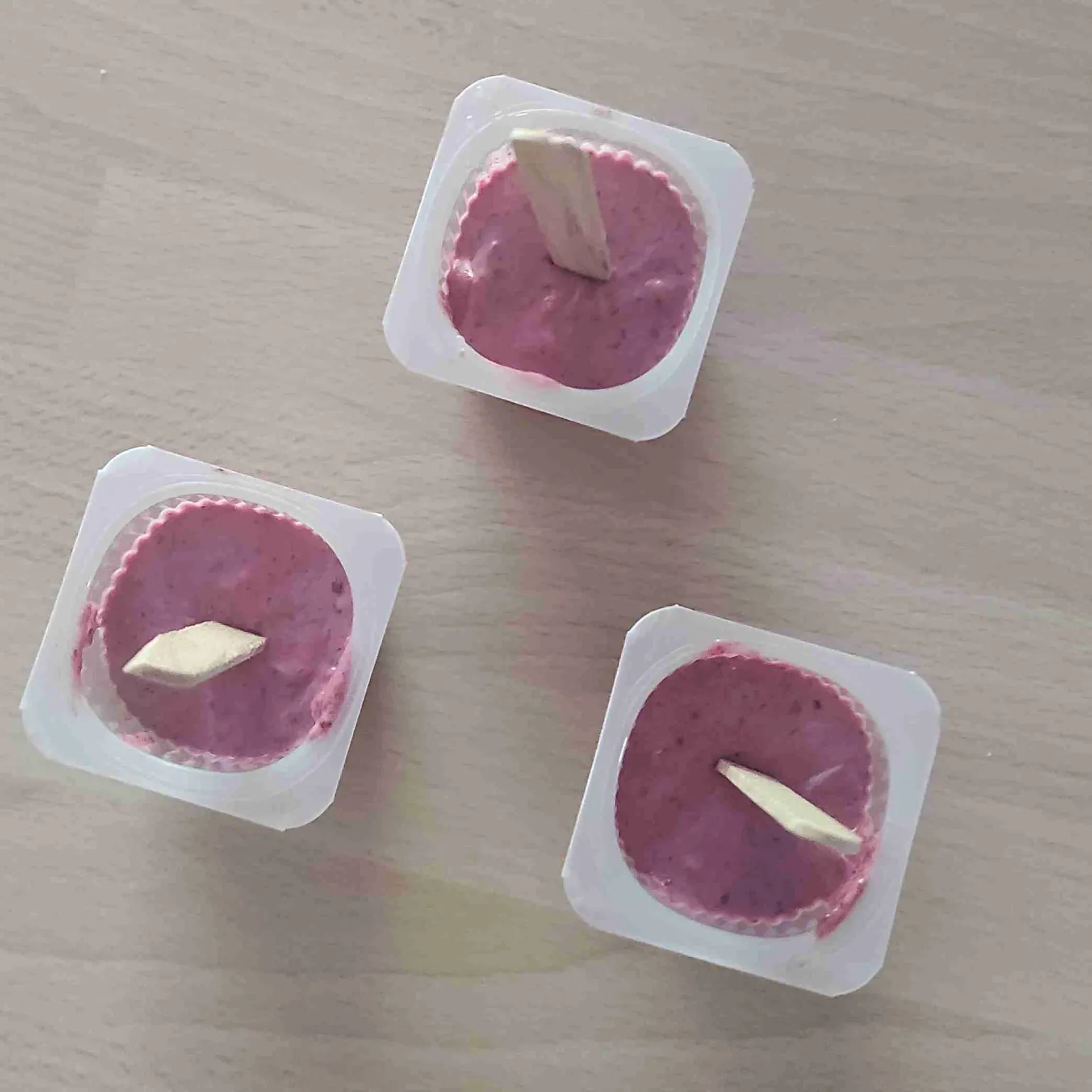 Glace aux fruits rouges sans sucre.