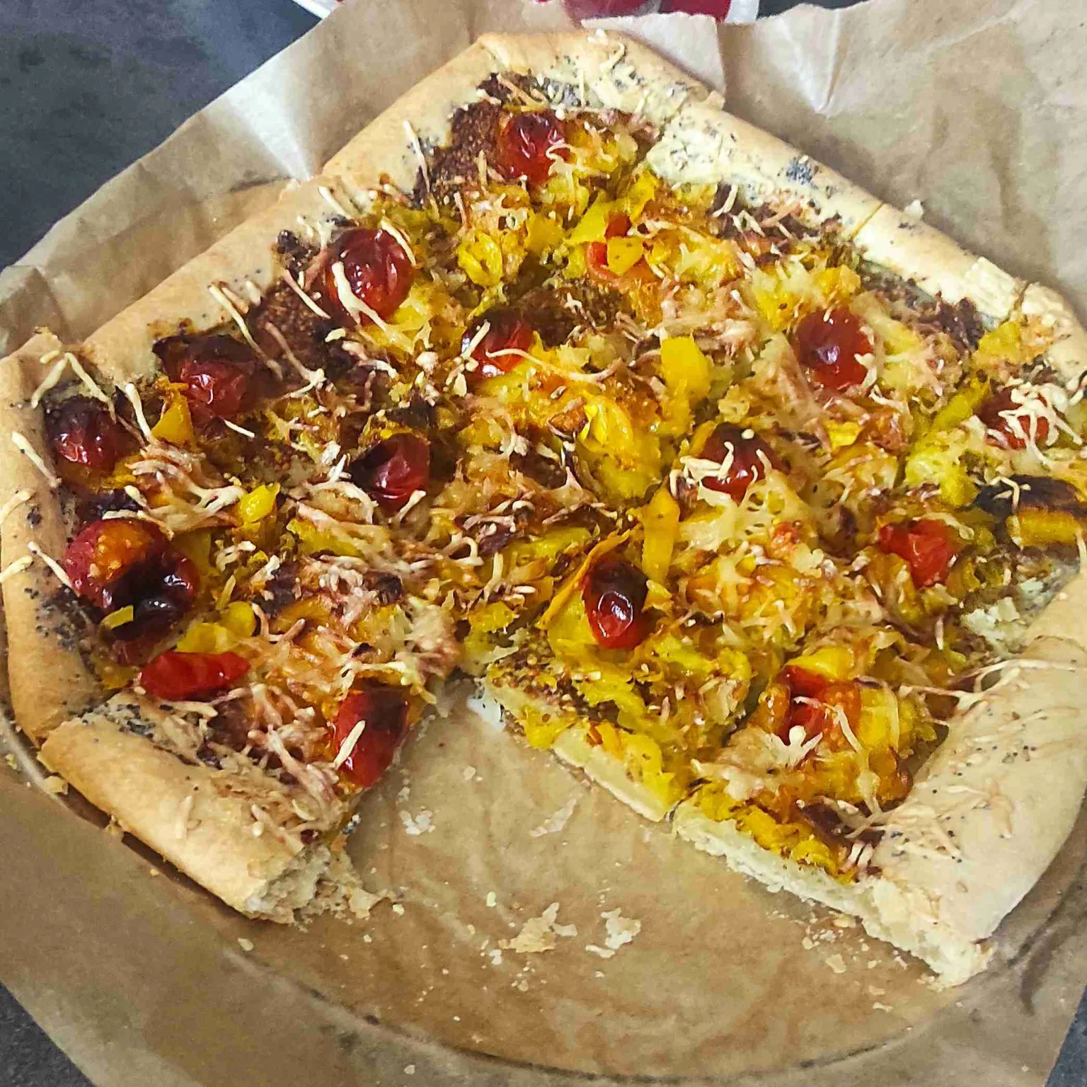Tarte à la courgette jaune et à la tomate