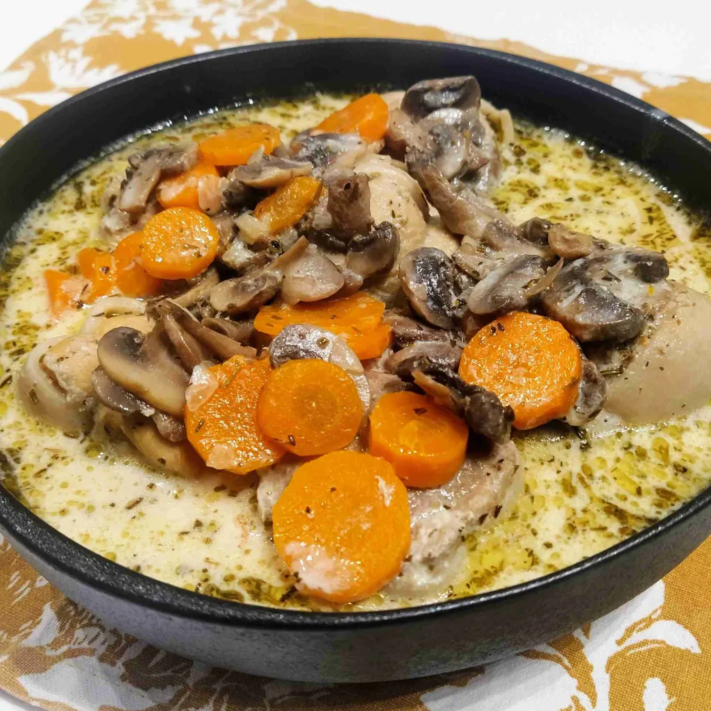 Paupiettes de porc aux champignons et aux carottes