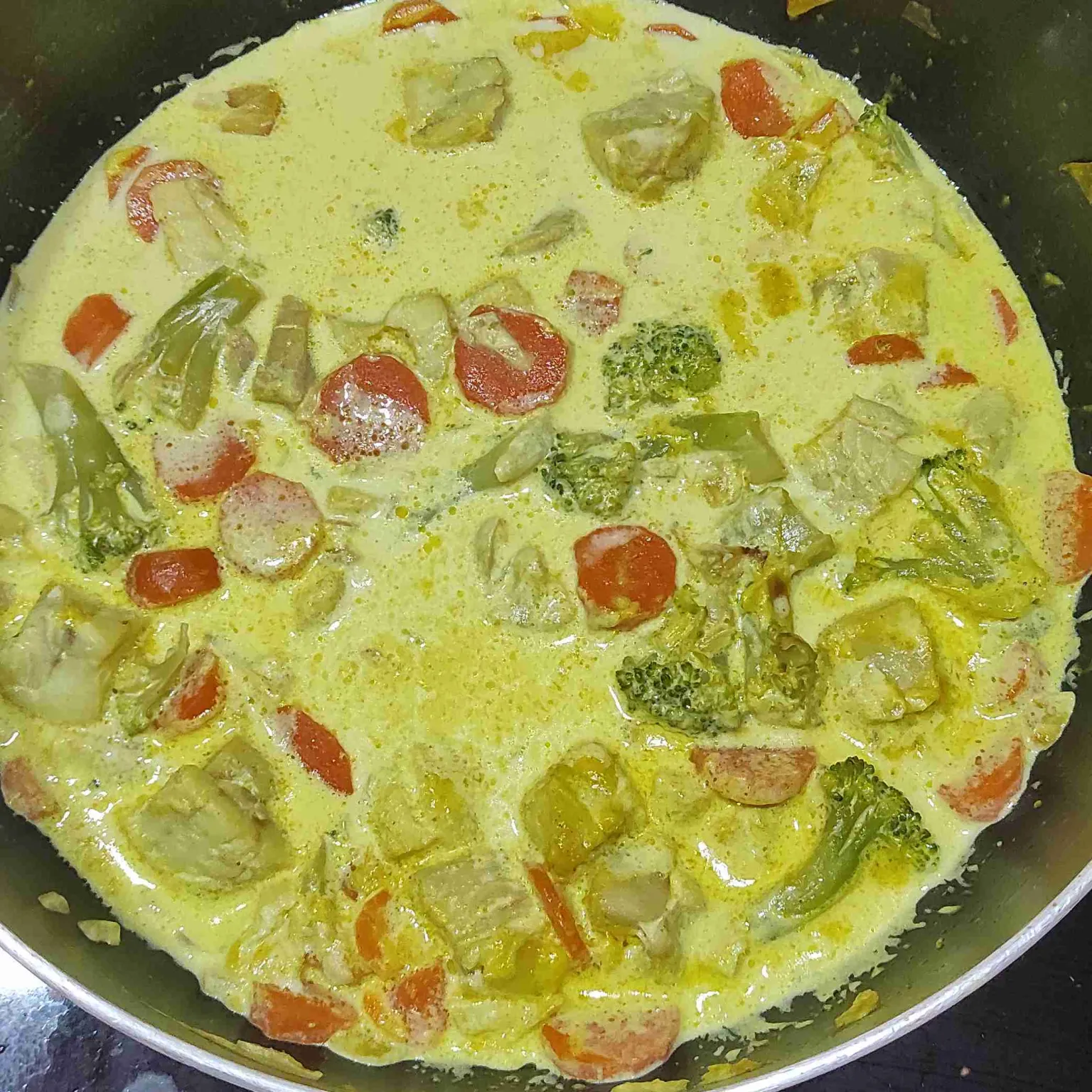Curry de colin aux carottes et au brocolis