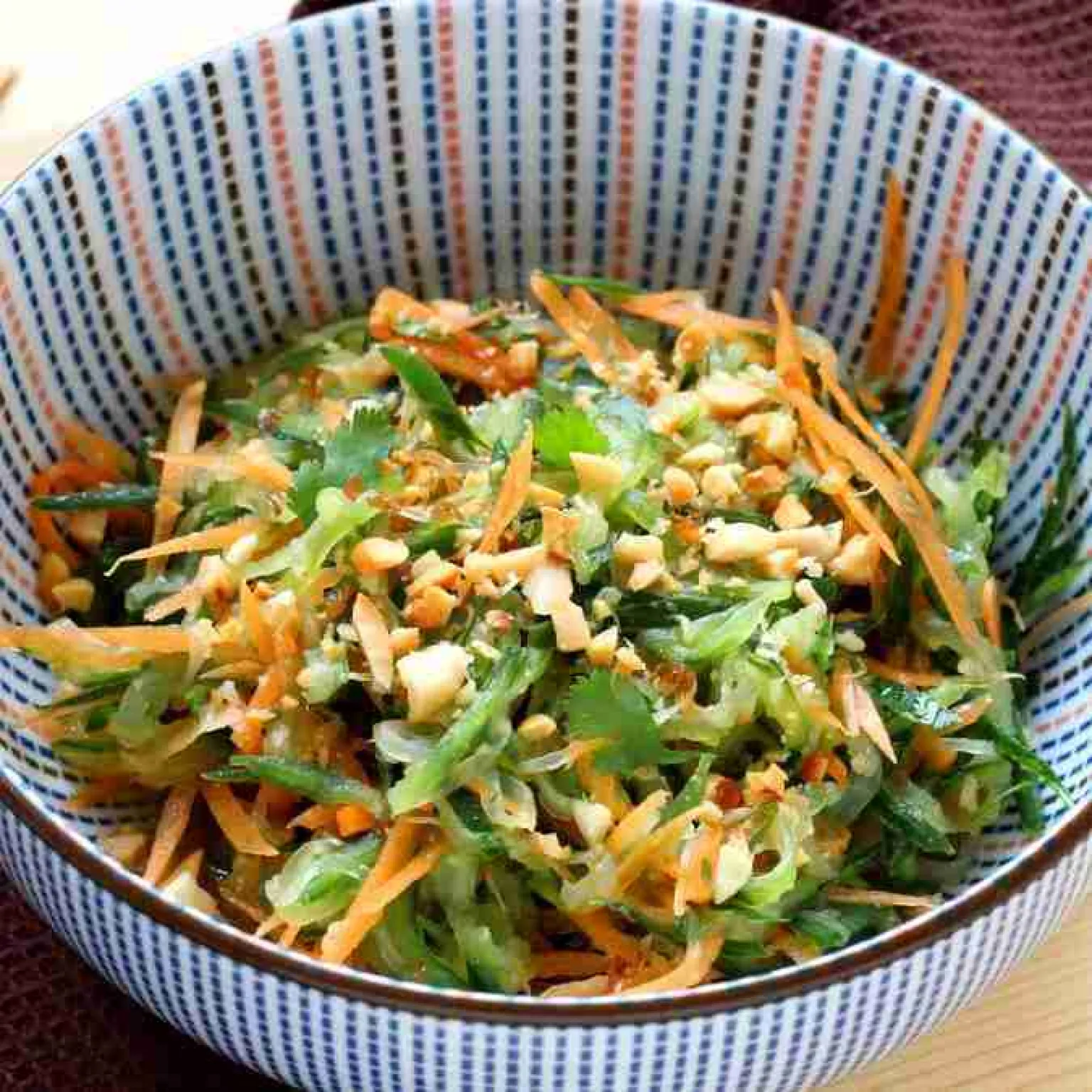 Salade thaï aux cacahuètes