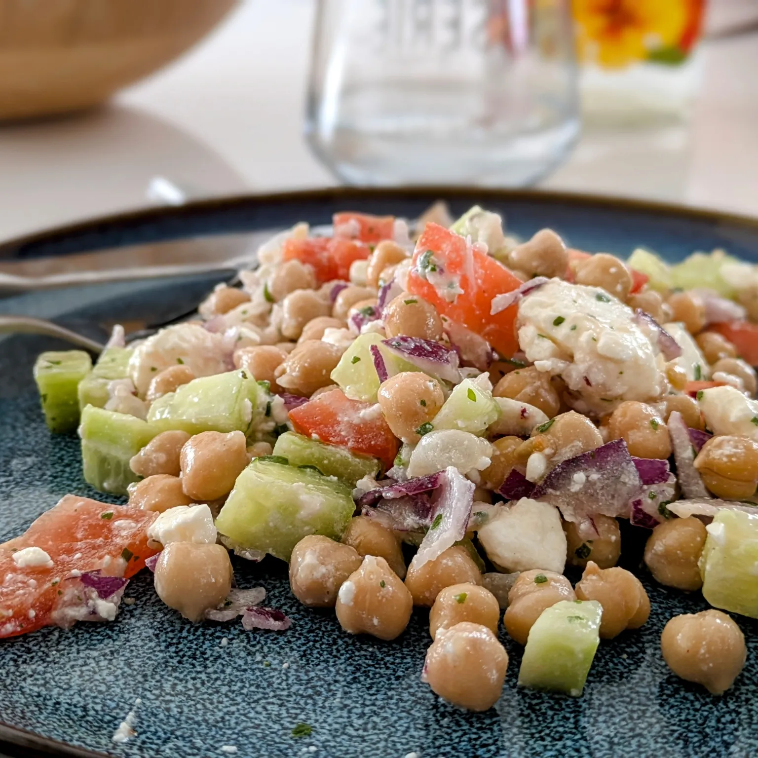 Salade de pois chiches aux tomates et feta