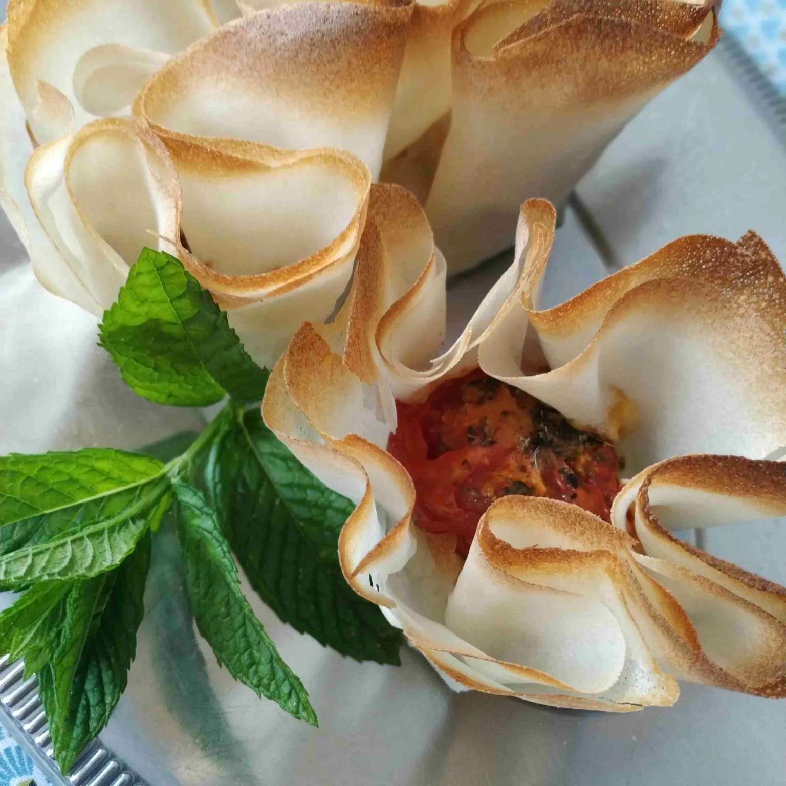 Croustillants au chèvre et tomates confites