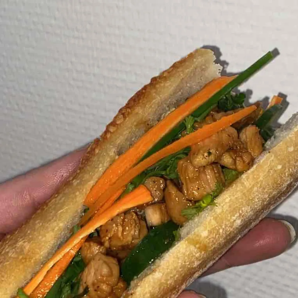 Bánh Mì Gà
